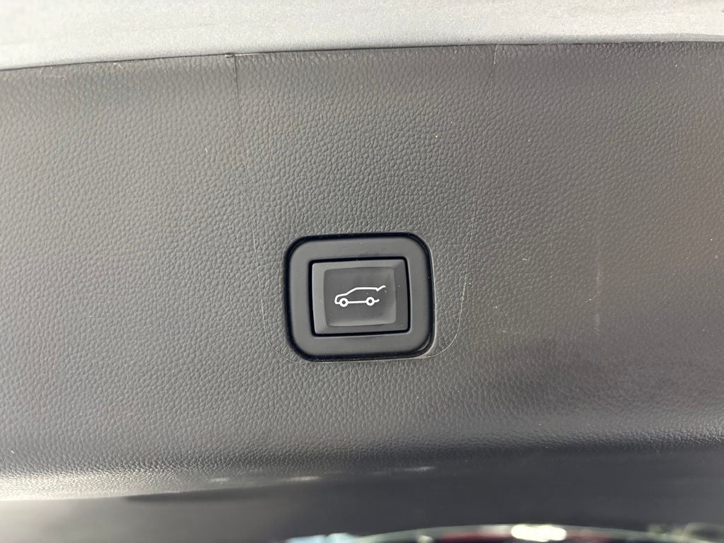 2023 Chevrolet Traverse AWD LT Leather