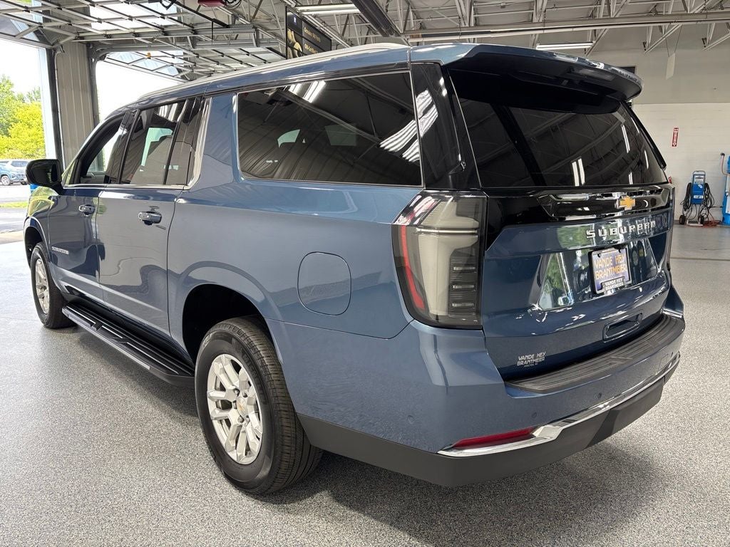 2026 Chevrolet Suburban LT, 4WD