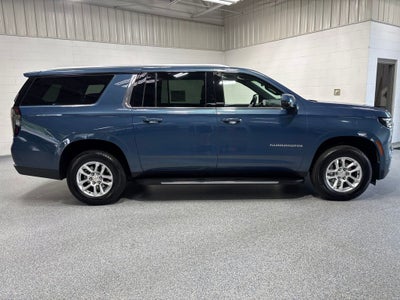 2026 Chevrolet Suburban LT, 4WD