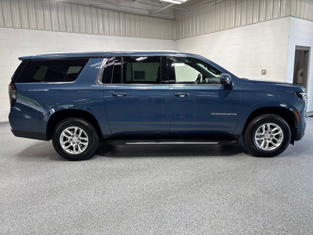 2026 Chevrolet Suburban LT, 4WD