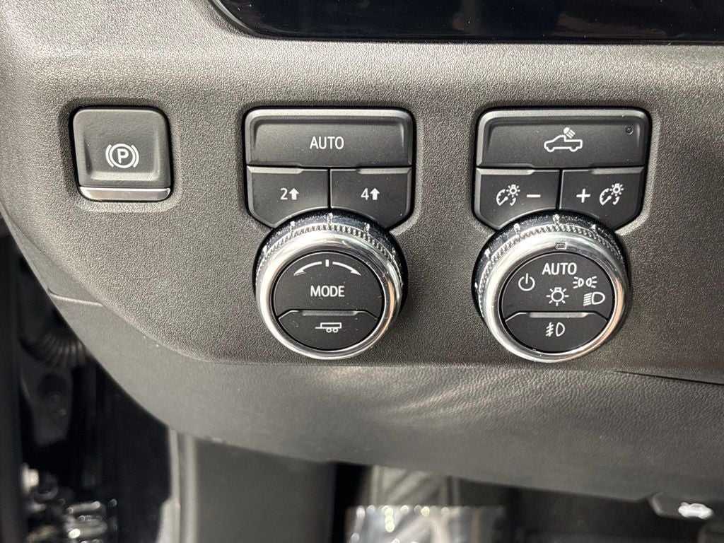 2024 GMC Sierra 1500 4WD Crew Cab Short Box Elevation with 3VL