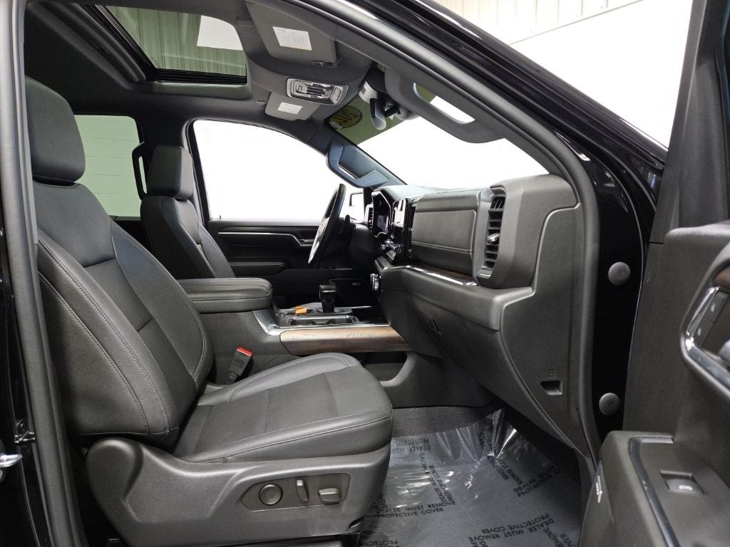 2023 GMC Sierra 1500 4WD Crew Cab Short Box SLT