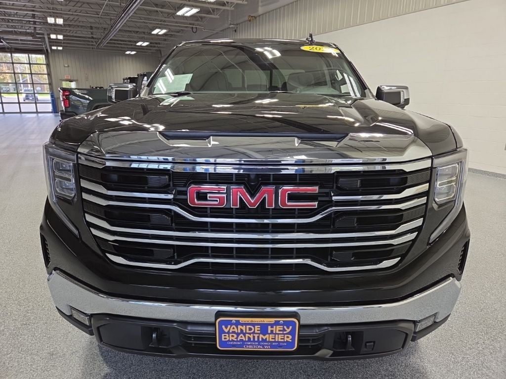 2023 GMC Sierra 1500 4WD Crew Cab Short Box SLT