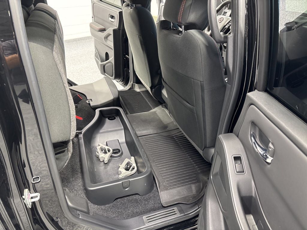 2024 Nissan Frontier Crew Cab PRO-4X 4x4