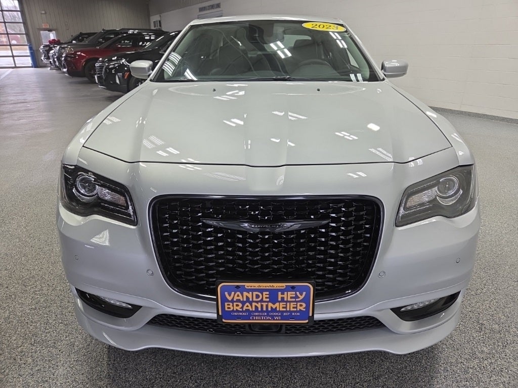 2023 Chrysler 300 Touring L AWD
