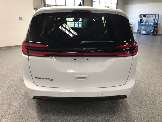 2024 Chrysler Pacifica PACIFICA TOURING L in Chilton, WI - Vande Hey Brantmeier Automotive Group