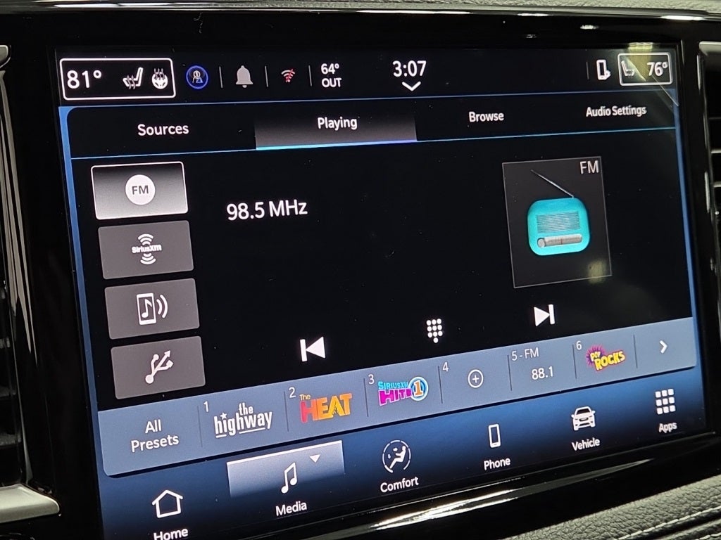 2026 Chrysler Pacifica Select