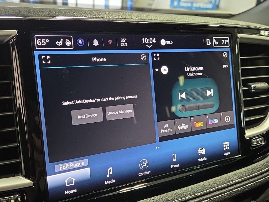 2026 Chrysler Pacifica Select