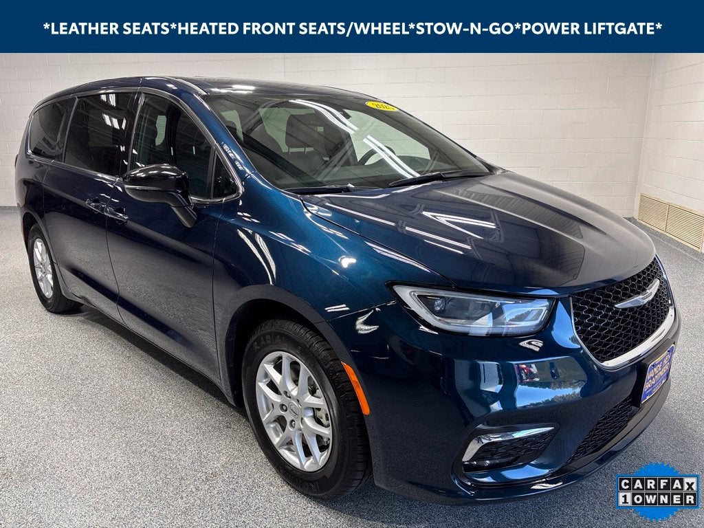 2025 Chrysler Pacifica Select