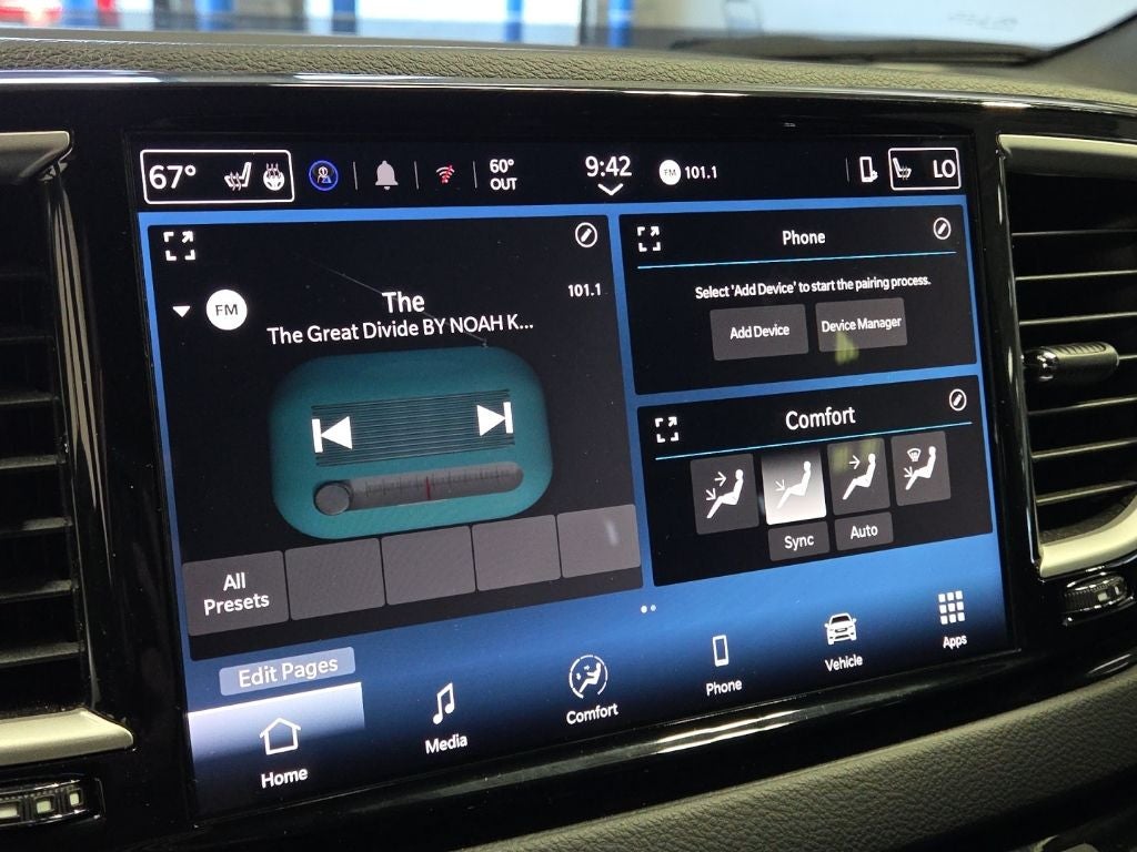 2025 Chrysler Pacifica Select