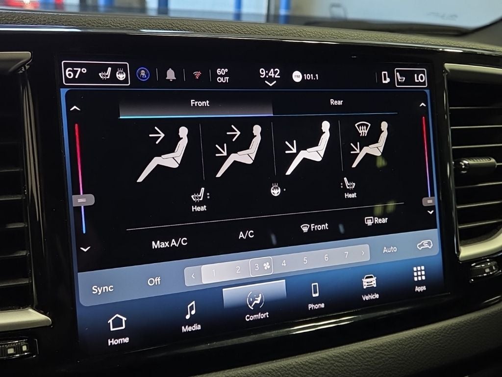 2025 Chrysler Pacifica Select