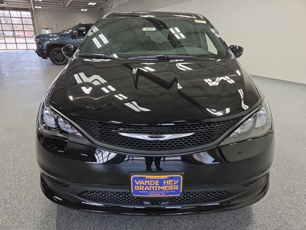 2026 Chrysler Voyager VOYAGER LX