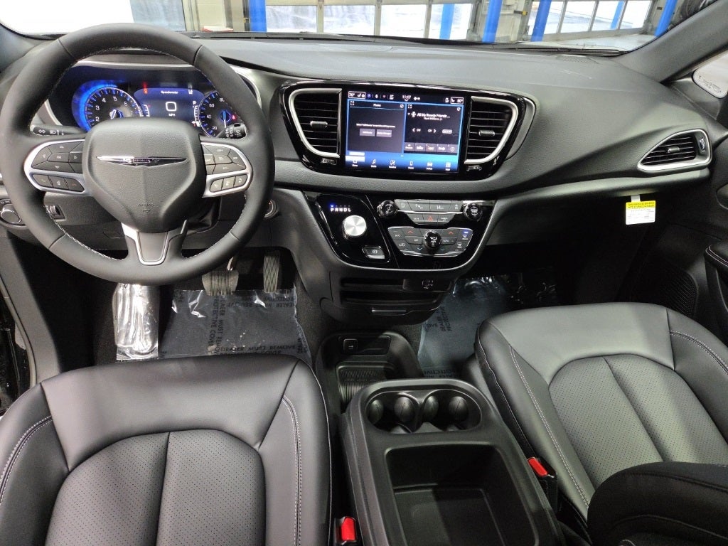 2026 Chrysler Voyager VOYAGER LX