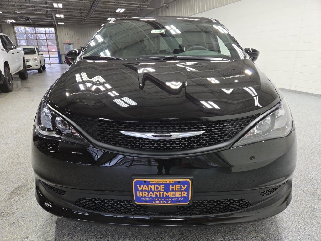 2026 Chrysler Voyager VOYAGER LX