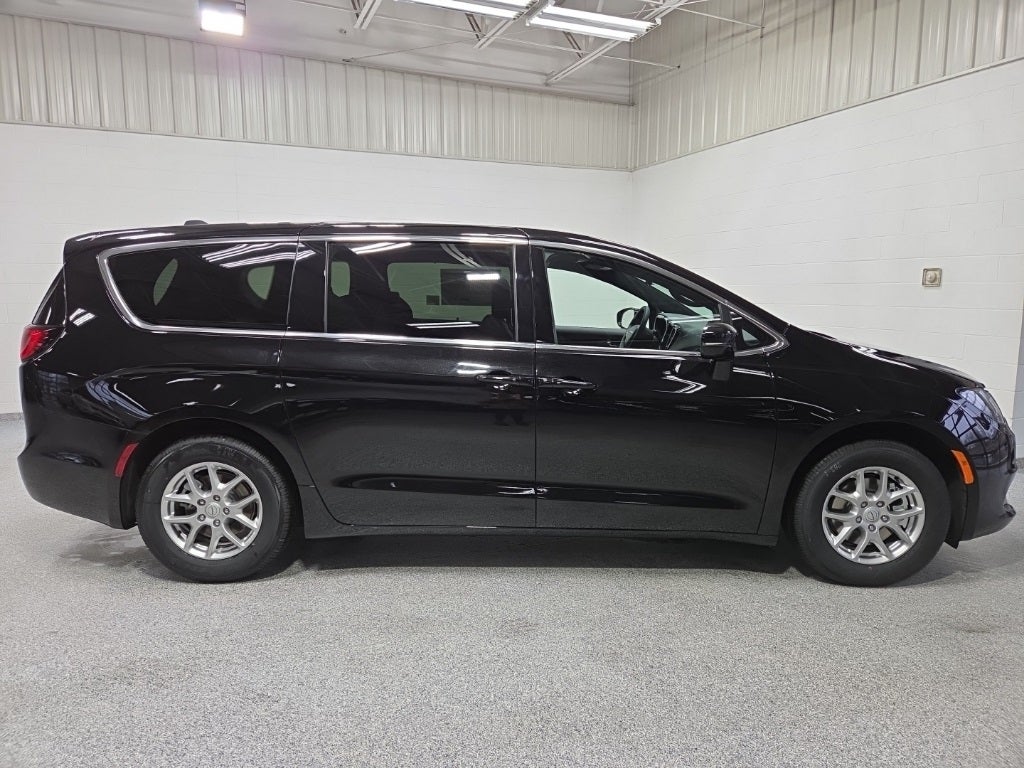 2026 Chrysler Voyager VOYAGER LX