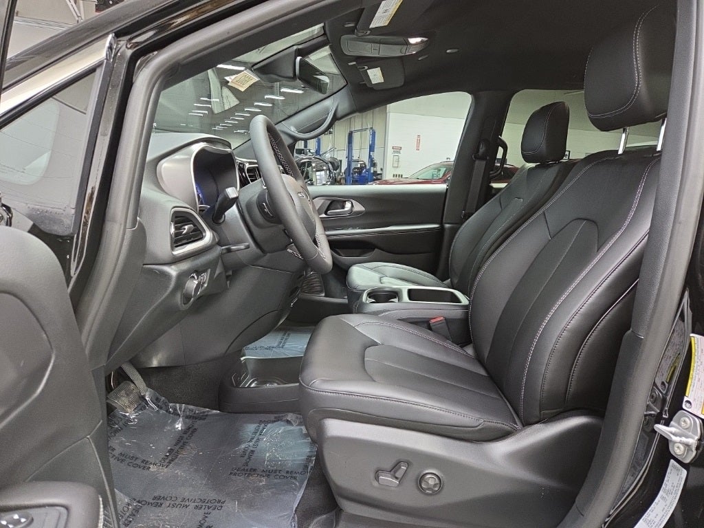 2026 Chrysler Voyager VOYAGER LX