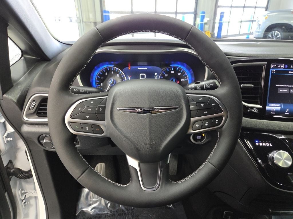 2026 Chrysler Voyager LX