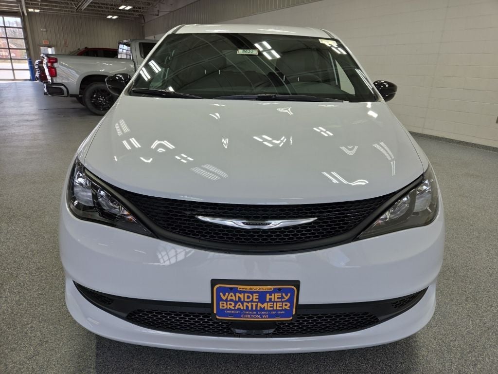 2026 Chrysler Voyager LX