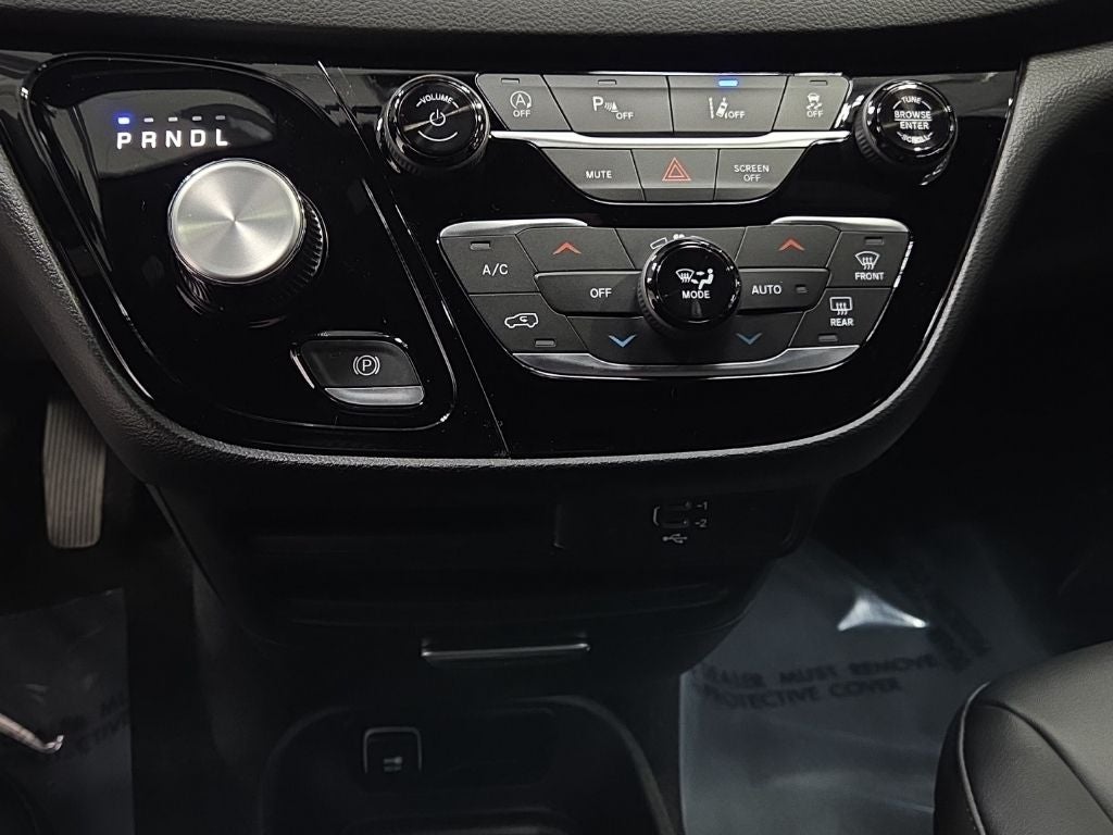 2026 Chrysler Voyager LX