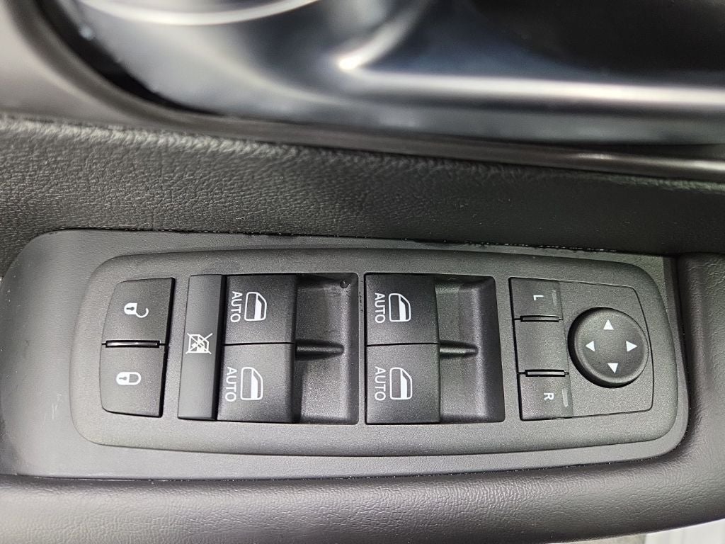 2026 Chrysler Voyager LX