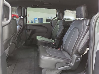 2026 Chrysler Voyager LX