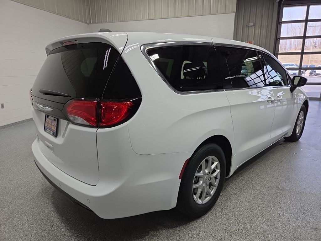 2026 Chrysler Voyager LX