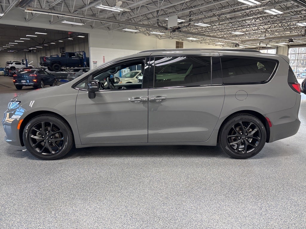 2025 Chrysler Pacifica Limited