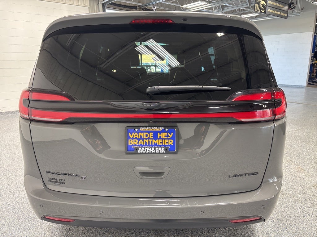 2025 Chrysler Pacifica Limited