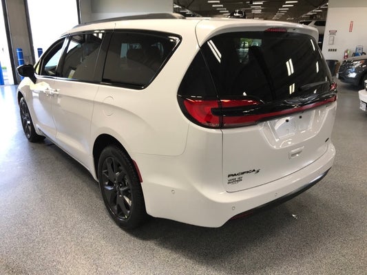 2024 Chrysler Pacifica PACIFICA TOURING L AWD in Chilton, WI - Vande Hey Brantmeier Automotive Group