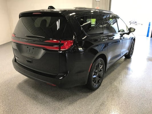 2024 Chrysler Pacifica PACIFICA TOURING L AWD in Chilton, WI - Vande Hey Brantmeier Automotive Group