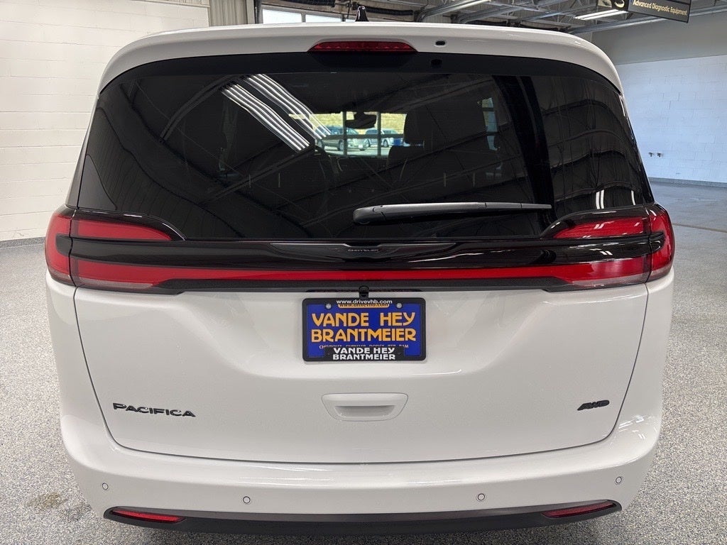 2026 Chrysler Pacifica PACIFICA SELECT AWD