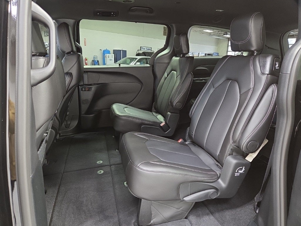 2026 Chrysler Pacifica PACIFICA SELECT AWD