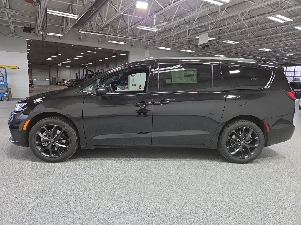 2026 Chrysler Pacifica PACIFICA SELECT AWD