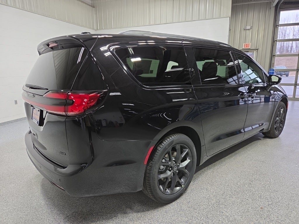 2026 Chrysler Pacifica PACIFICA SELECT AWD