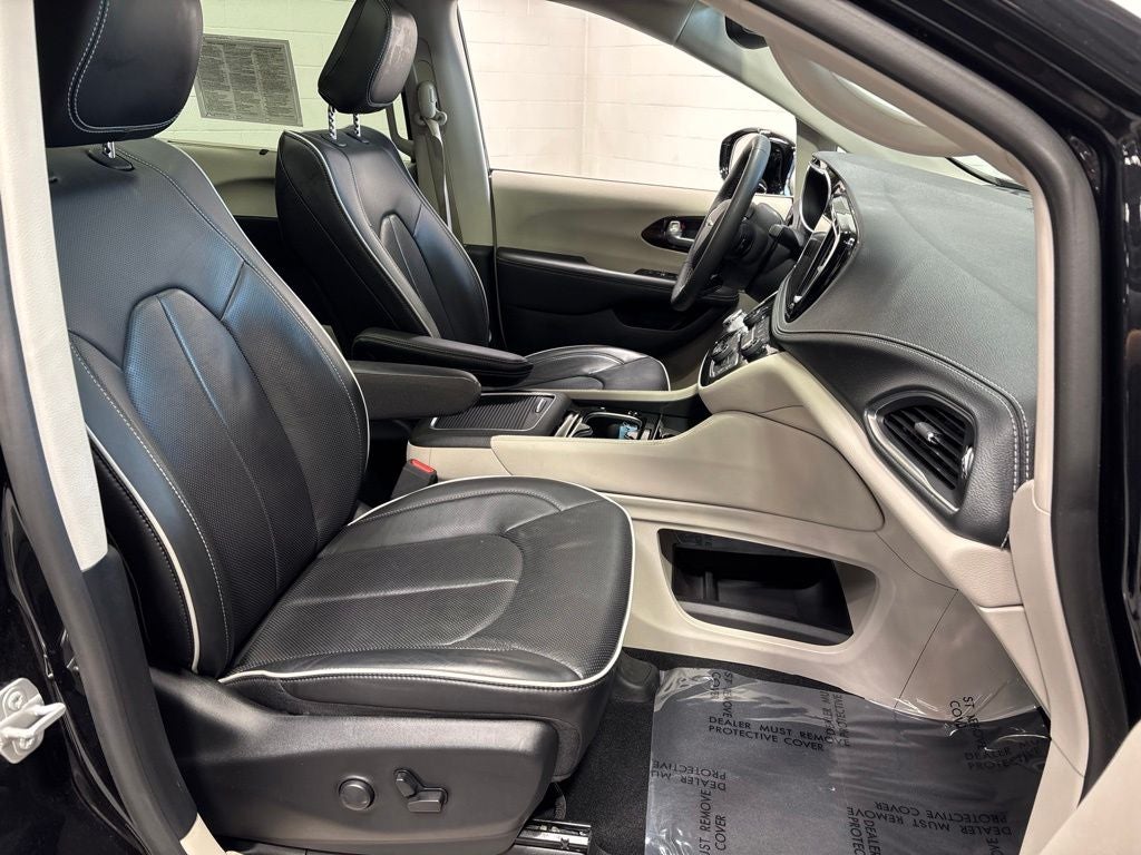 2024 Chrysler Pacifica Limited AWD