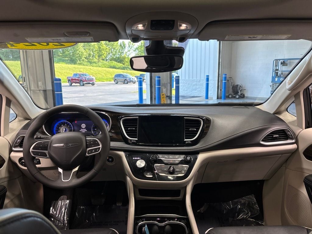 2024 Chrysler Pacifica Limited AWD