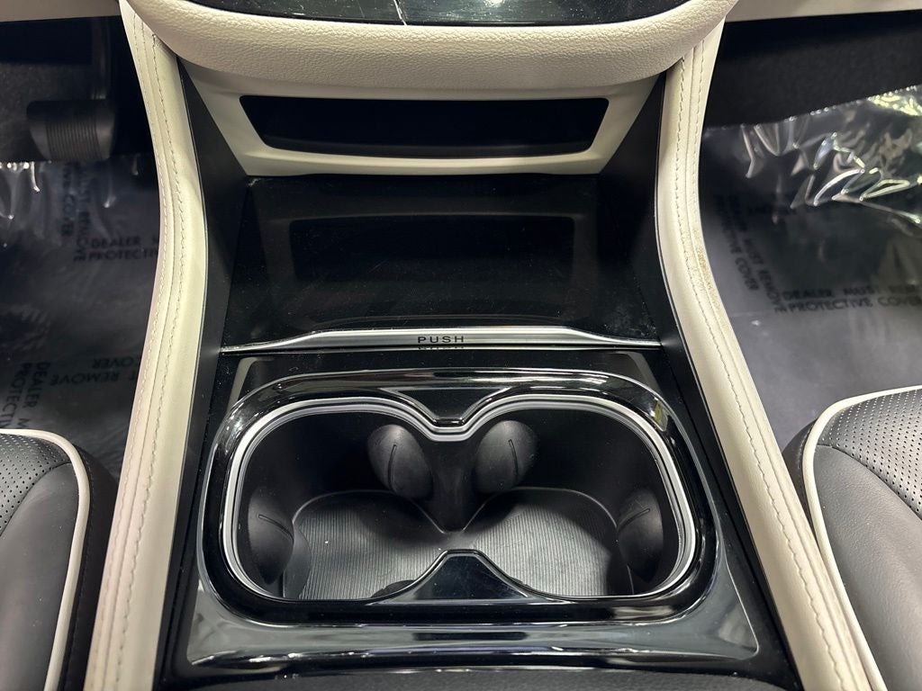 2024 Chrysler Pacifica Limited AWD