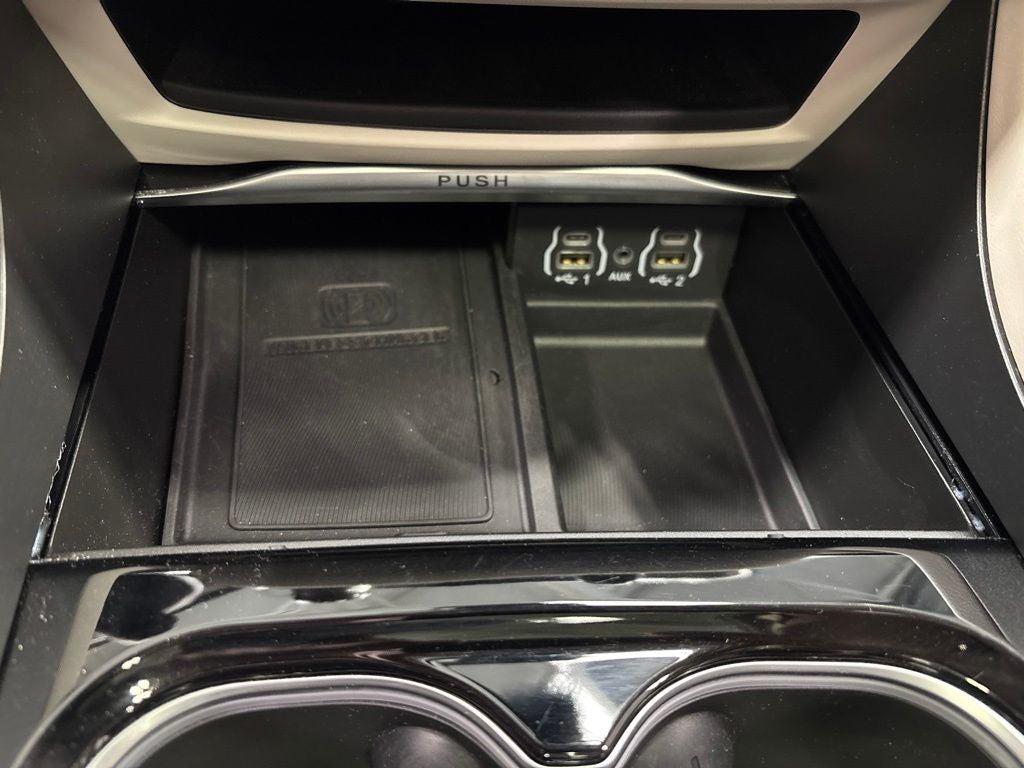 2024 Chrysler Pacifica Limited AWD