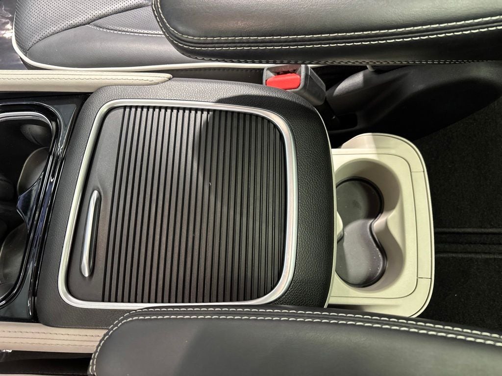 2024 Chrysler Pacifica Limited AWD