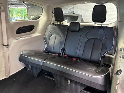 2024 Chrysler Pacifica Limited AWD