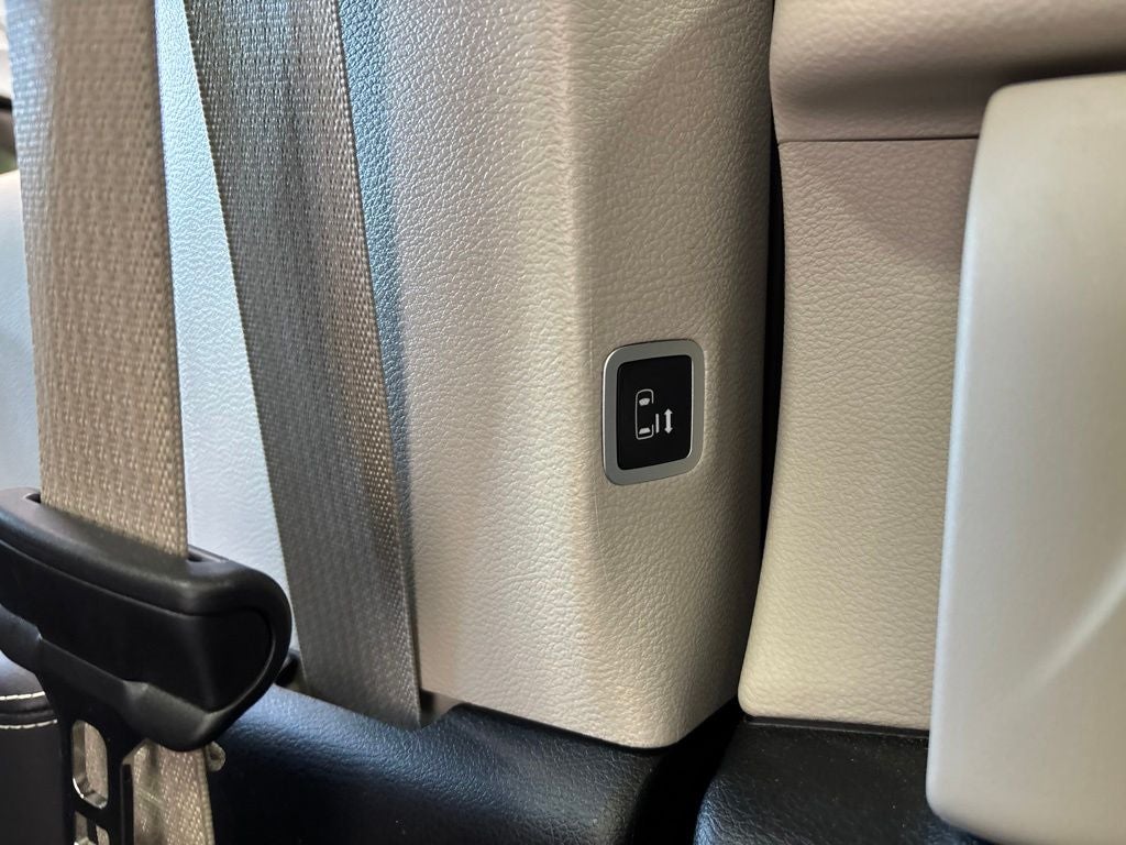 2024 Chrysler Pacifica Limited AWD