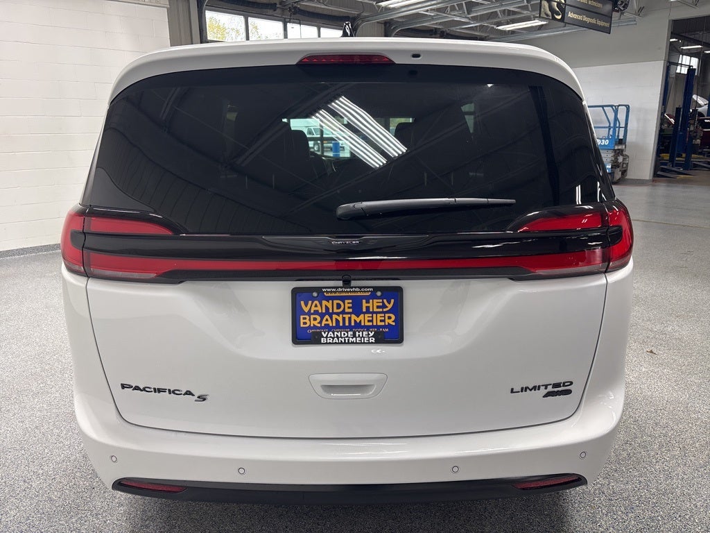2026 Chrysler Pacifica PACIFICA LIMITED AWD