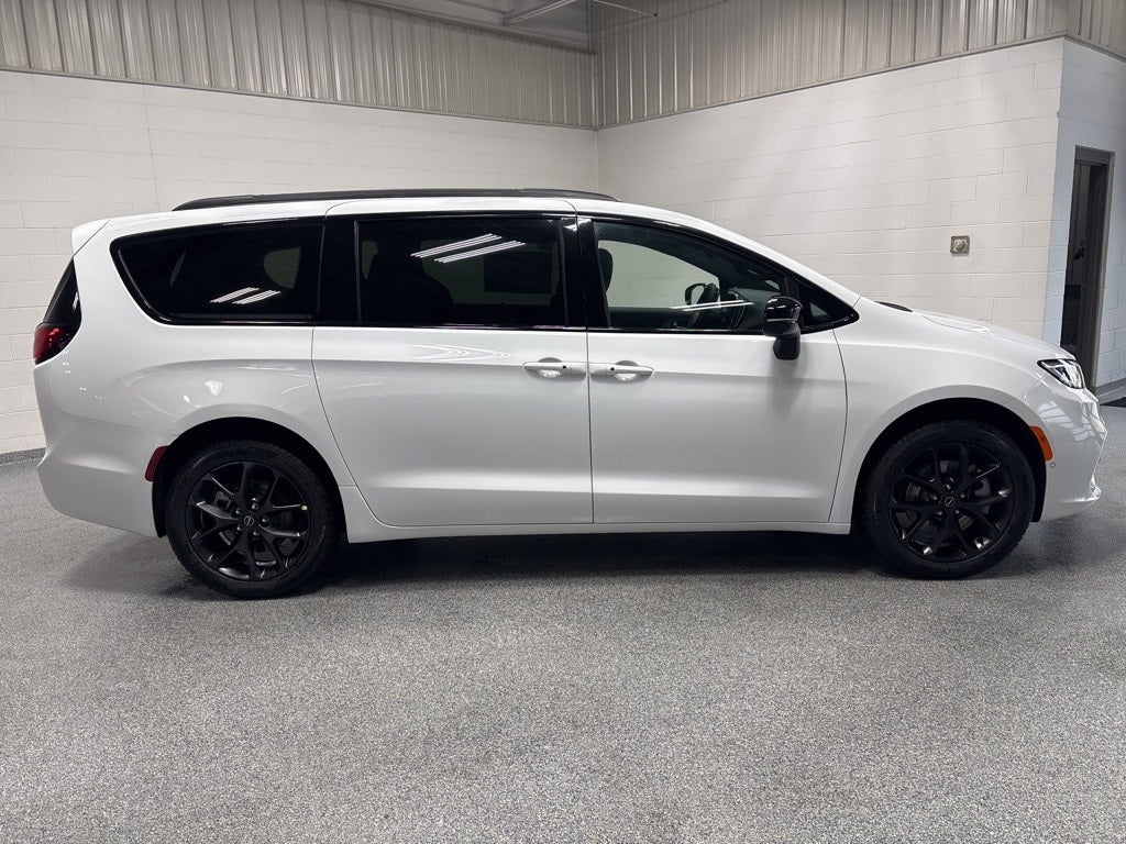 2026 Chrysler Pacifica PACIFICA LIMITED AWD