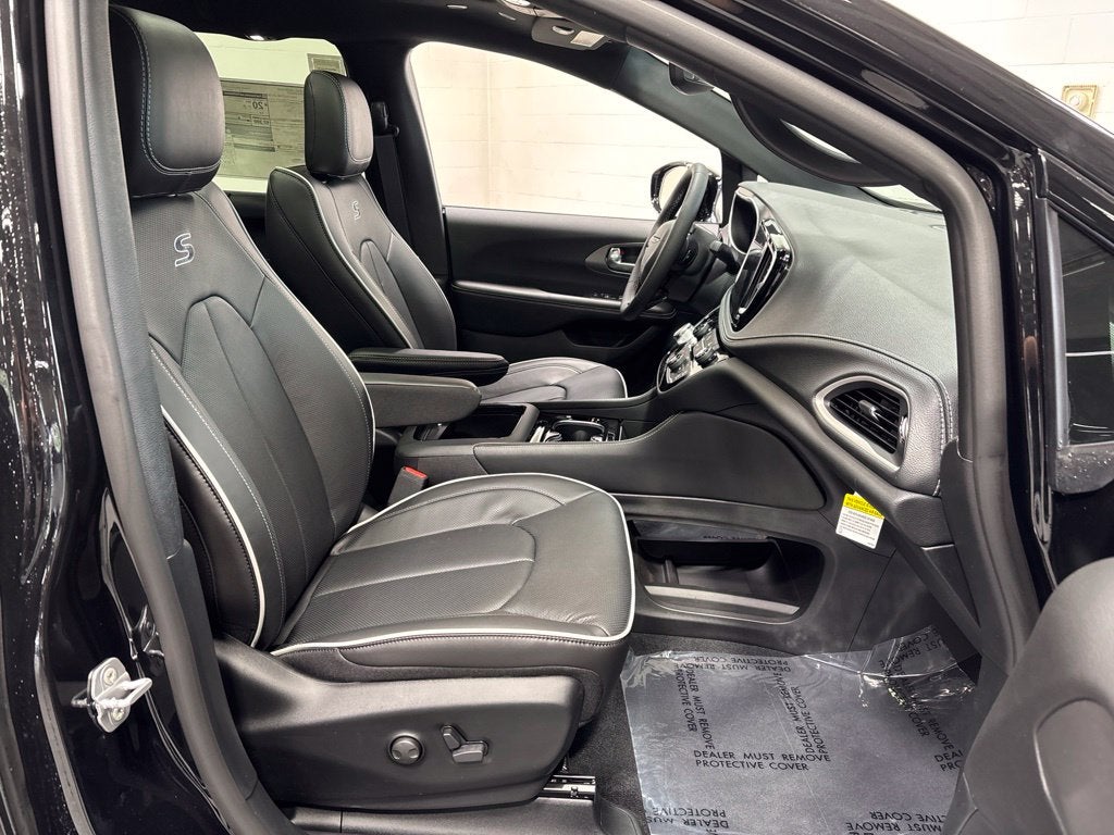 2027 Chrysler Pacifica PACIFICA LIMITED AWD