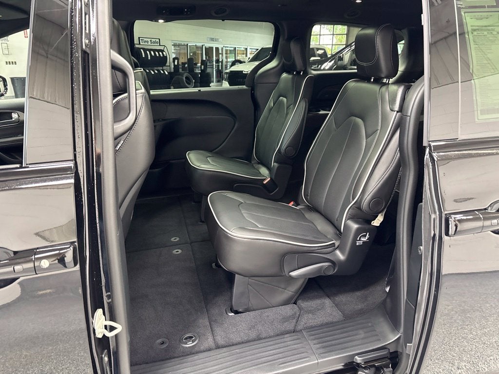 2027 Chrysler Pacifica PACIFICA LIMITED AWD