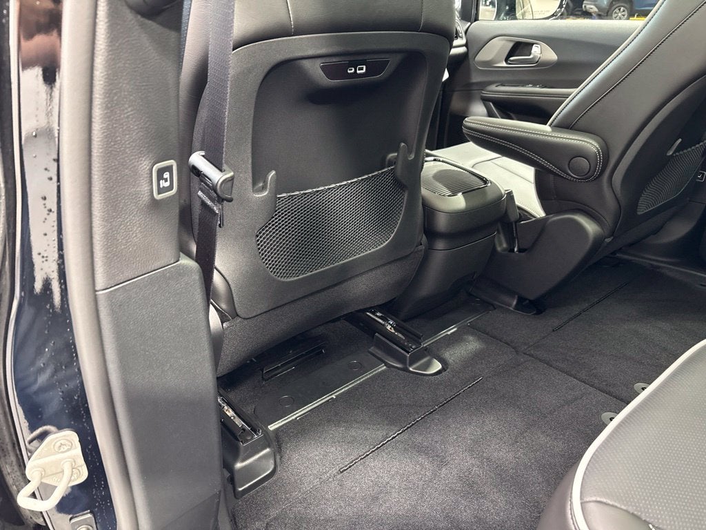 2027 Chrysler Pacifica PACIFICA LIMITED AWD