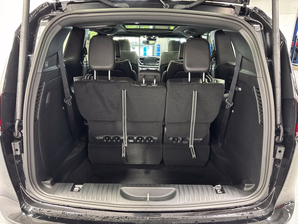 2027 Chrysler Pacifica PACIFICA LIMITED AWD