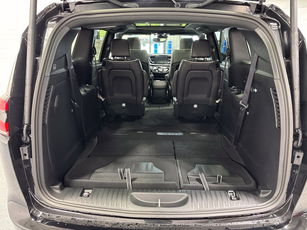 2027 Chrysler Pacifica PACIFICA LIMITED AWD