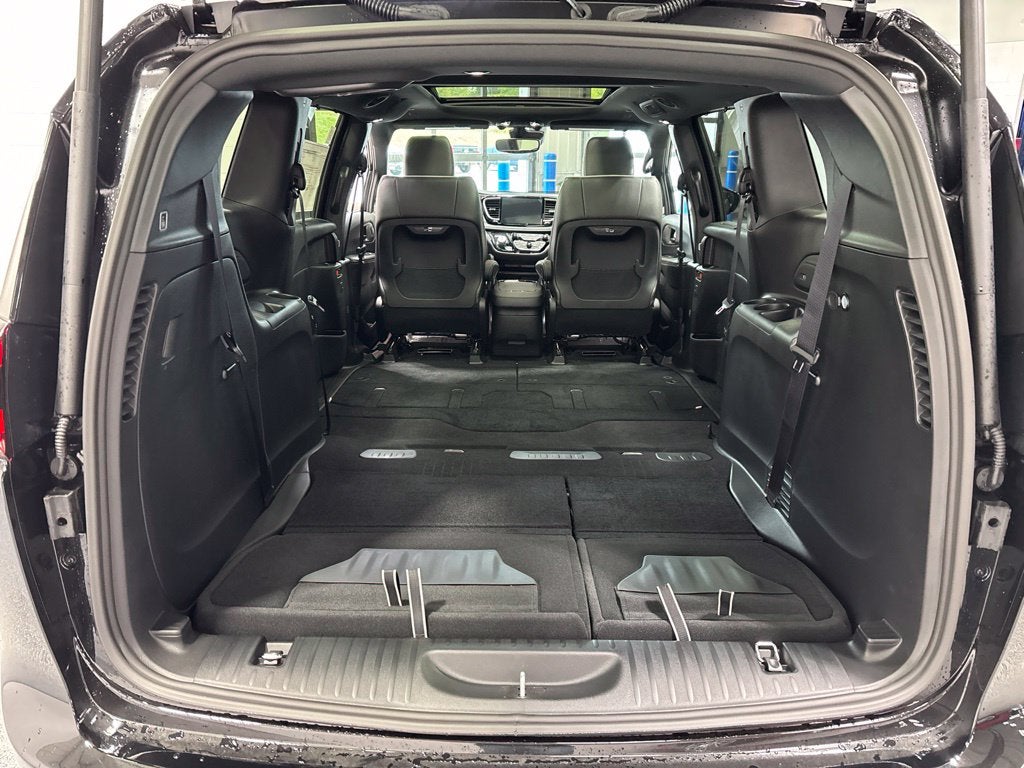 2027 Chrysler Pacifica PACIFICA LIMITED AWD