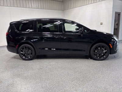 2027 Chrysler Pacifica PACIFICA LIMITED AWD